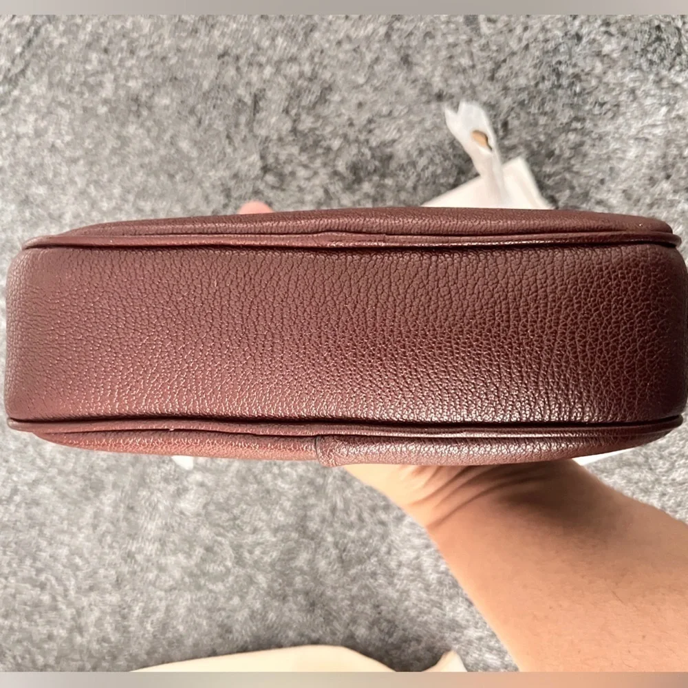 TORY BURCH • TEXTURED MCGRAW LEATHER CAMERA BAG- color WINE - Picture 14 of 16